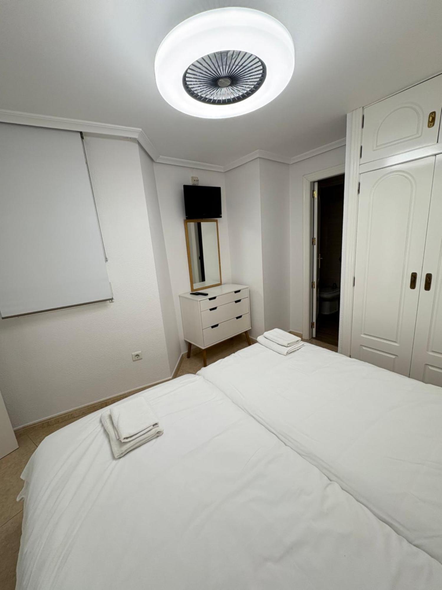 Apartamentos Carmela Бенидорм Экстерьер фото