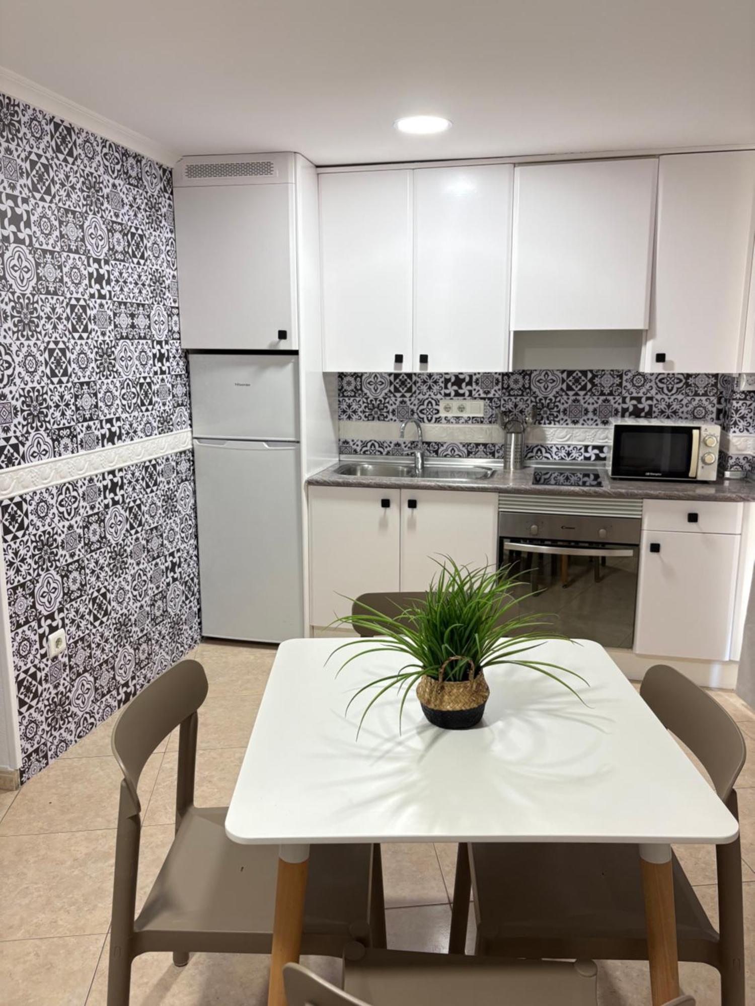 Apartamentos Carmela Бенидорм Экстерьер фото